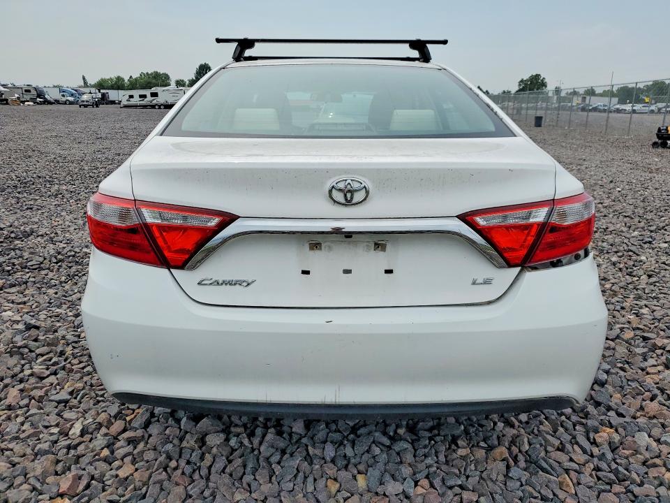 64192776 :رقم المزاد ، 4T1BF1FKXFU017181 vin ، 2015 Toyota Camry مزاد بيع
