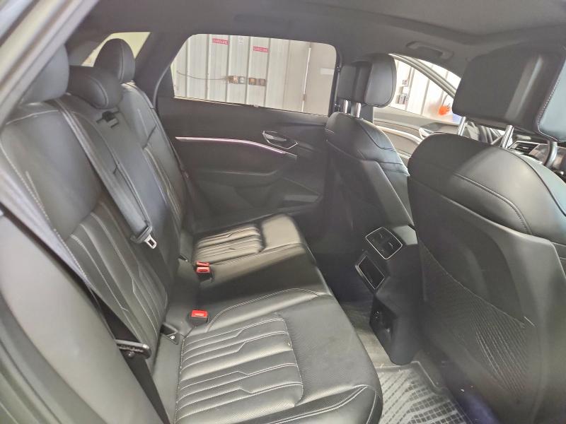 63448696 :رقم المزاد ، WA1VAAGE9KB007489 vin ، 2019 Audi E-tron مزاد بيع