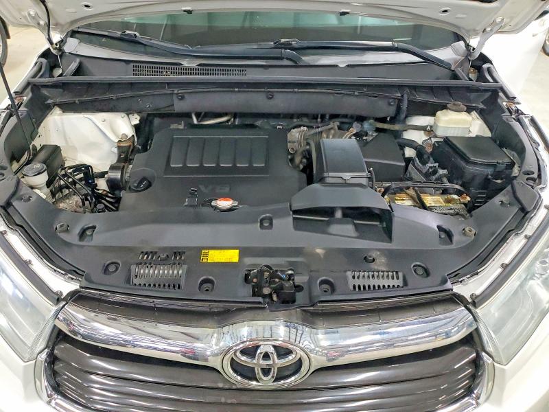 Продажа на аукционе авто 2015 Toyota Highlander, vin: 5TDBKRFHXFS211474, номер лота: 65136336