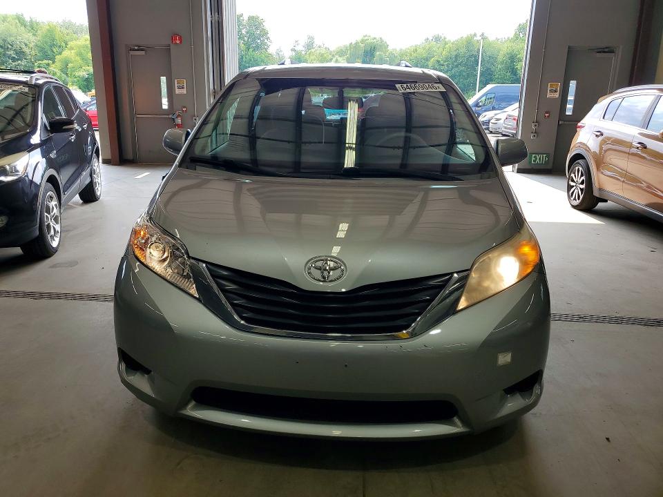 Aukcja sprzedaży 2014 Toyota Sienna, vin: 5TDKK3DC8ES421784, numer aukcji: 64669046
