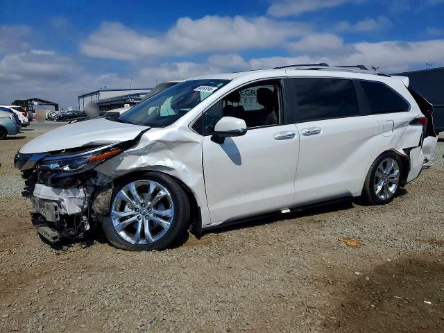 2024 Toyota Sienna მანქანა იყიდება აუქციონზე, vin: 5TDERKEC7RS223110, აუქციონის ნომერი: 64893346