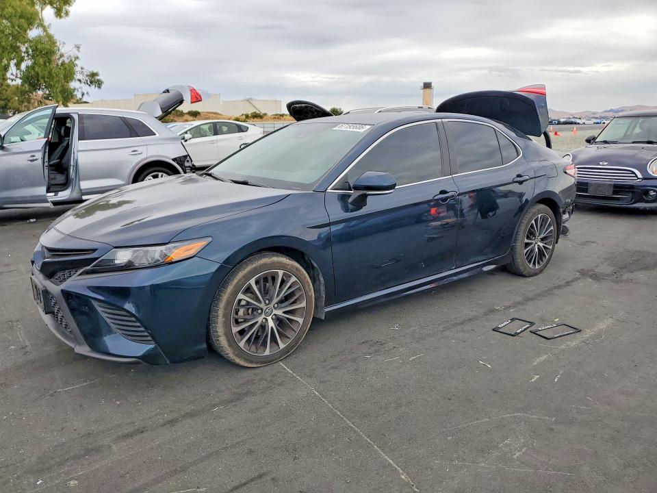 Auction sale of the 2019 Toyota Camry, vin: 4T1B11HK2KU800825, lot number: 67195686