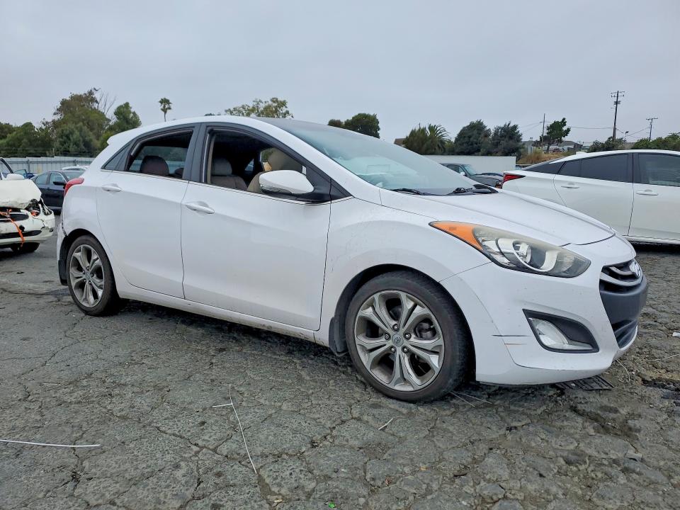 2013 Hyundai Elantra Gt მანქანა იყიდება აუქციონზე, vin: KMHD35LE8DU127411, აუქციონის ნომერი: 65849336