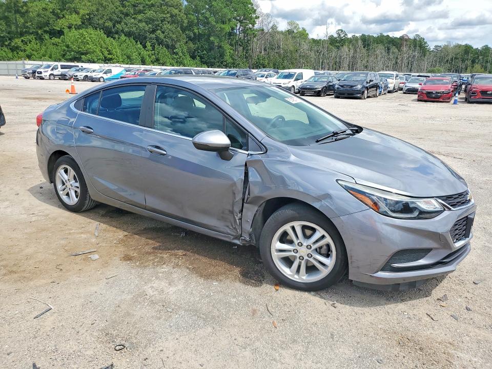 67405776 :رقم المزاد ، 1G1BE5SM7J7134870 vin ، 2018 Chevrolet Cruze مزاد بيع