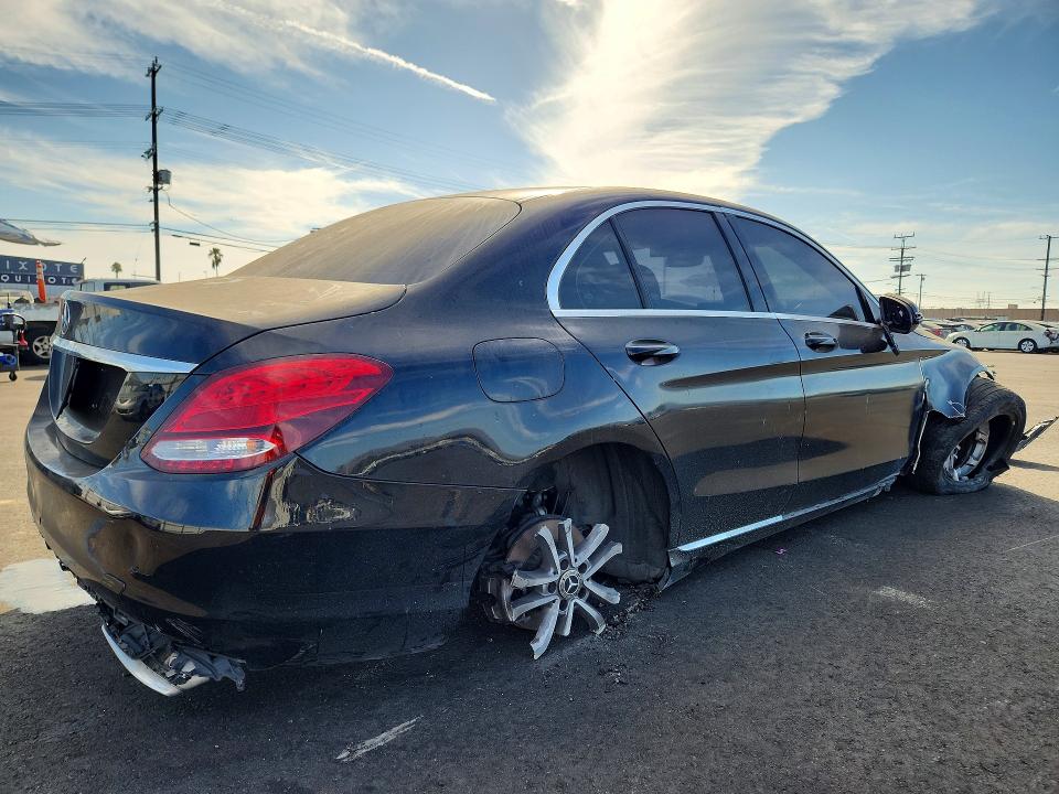 2018 Mercedes-benz C მანქანა იყიდება აუქციონზე, vin: 55SWF4JB6JU242390, აუქციონის ნომერი: 65483186
