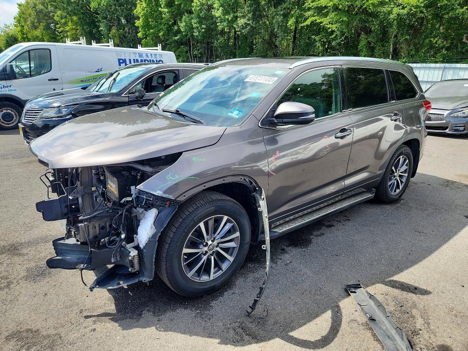 Продаж на аукціоні авто 2017 Toyota Highlander, vin: 5TDJZRFH7HS384685, номер лоту: 64914486