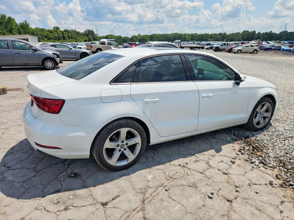 61647636 :رقم المزاد ، WAUAUGFF7J1005475 vin ، 2018 Audi A3 مزاد بيع