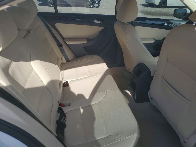 64257376 :رقم المزاد ، 3VWL07AJ5GM261724 vin ، 2016 Volkswagen Jetta مزاد بيع
