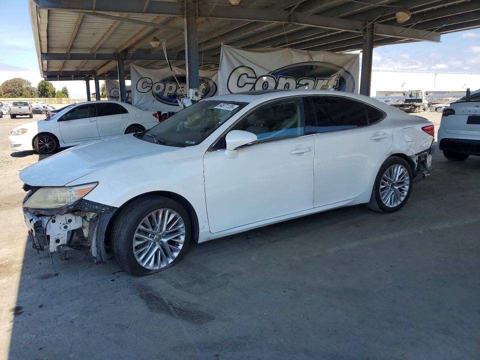 64871126 :رقم المزاد ، JTHBK1GG0D2044231 vin ، 2013 Lexus Es مزاد بيع