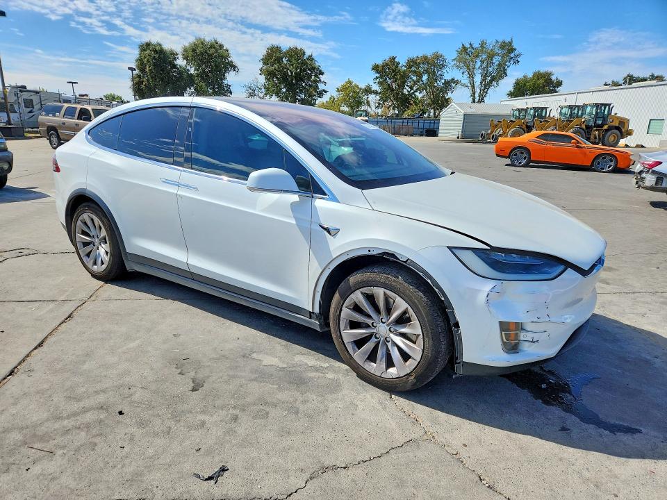 Продажа на аукционе авто 2016 Tesla Model X, vin: 5YJXCAE27GF026838, номер лота: 66140356
