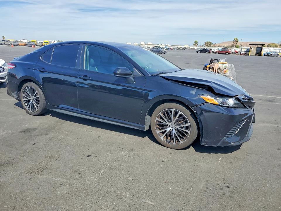 66126946 :رقم المزاد ، 4T1G11AK2LU920366 vin ، 2020 Toyota Camry مزاد بيع