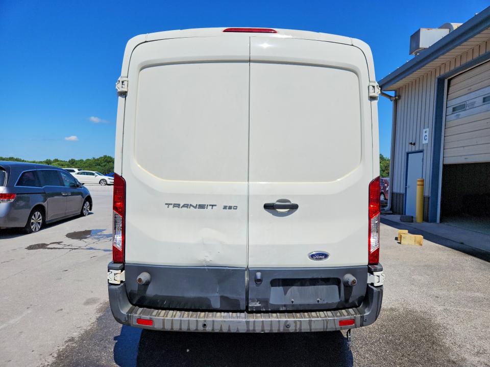 2017 Ford Transit მანქანა იყიდება აუქციონზე, vin: 1FTYR2CM8HKB19997, აუქციონის ნომერი: 65059806