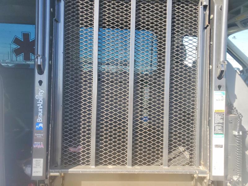 63510816 :رقم المزاد ، 1FTYE1CM1JKB47510 vin ، 2018 Ford Transit مزاد بيع