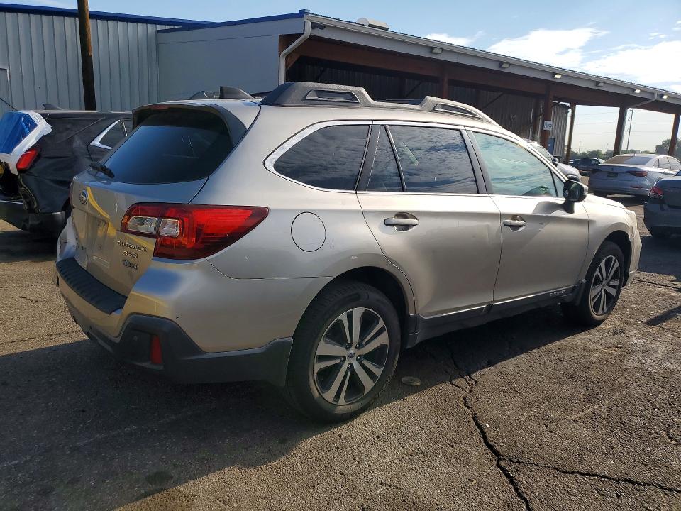 64995526 :رقم المزاد ، 4S4BSENC5J3355406 vin ، 2018 Subaru Outback مزاد بيع