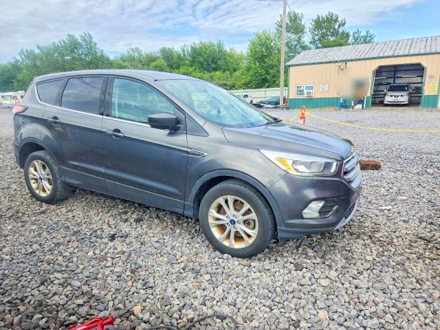 Продажа на аукционе авто 2017 Ford Escape, vin: 1FMCU9GD1HUC48000, номер лота: 63931136