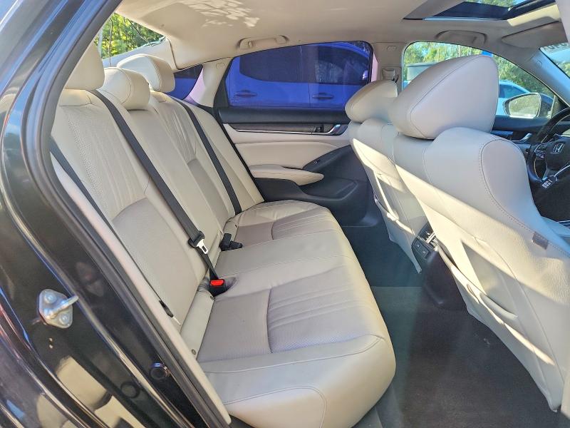 Продажа на аукционе авто 2018 Honda Accord, vin: 1HGCV1F92JA802119, номер лота: 64834346
