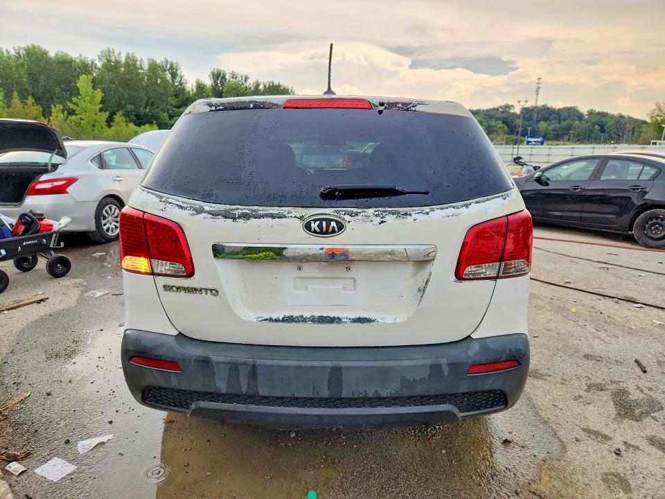 Продаж на аукціоні авто 2011 Kia Sorento, vin: 5XYKT3A18BG088415, номер лоту: 64697476