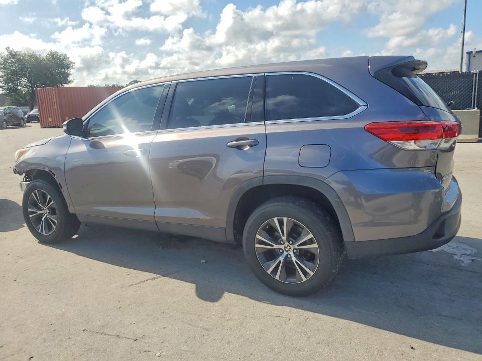 64815656 :رقم المزاد ، 5TDZARFHXKS060857 vin ، 2019 Toyota Highlander مزاد بيع