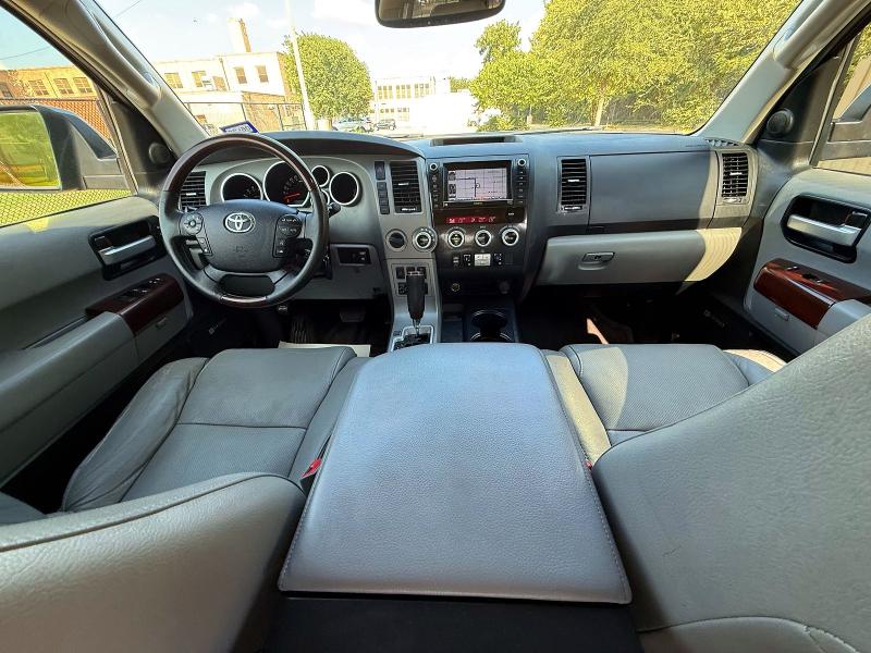Продаж на аукціоні авто 2012 Toyota Sequoia, vin: 5TDDW5G11CS071124, номер лоту: 61452816