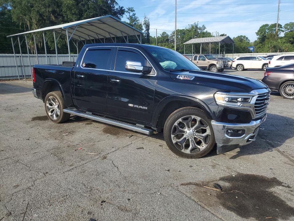 64368786 :رقم المزاد ، 1C6SRFKM5NN341008 vin ، 2022 Ram 1500 مزاد بيع