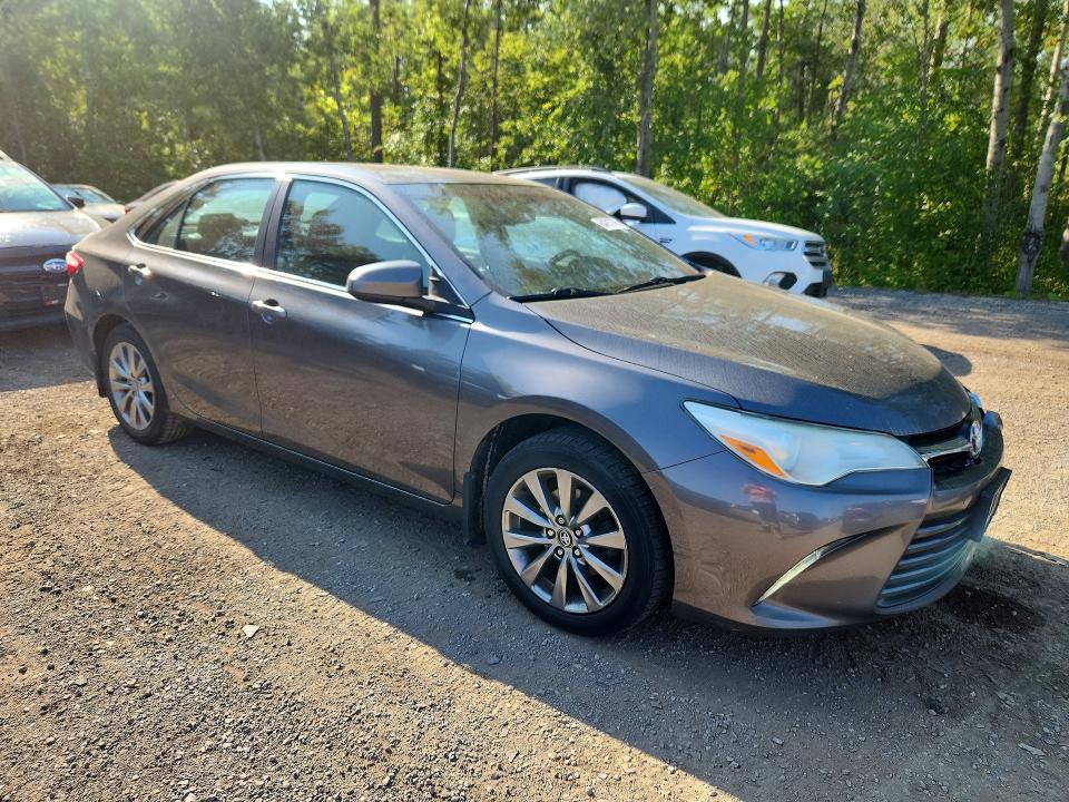 64213796 :رقم المزاد ، 4T1BF1FK1GU591640 vin ، 2016 Toyota Camry مزاد بيع
