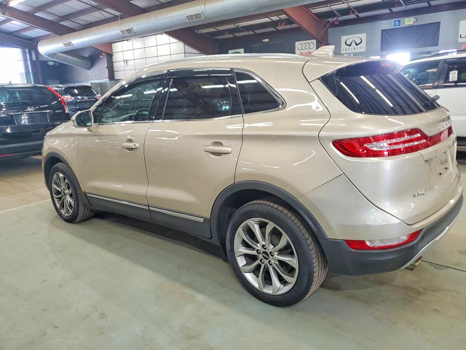64263946 :رقم المزاد ، 5LMCJ2D95HUL62174 vin ، 2017 Lincoln Mkc مزاد بيع