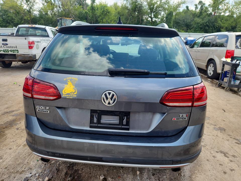 63785496 :رقم المزاد ، 3VWH17AU6JM751187 vin ، 2018 Volkswagen Golf Alltrack مزاد بيع
