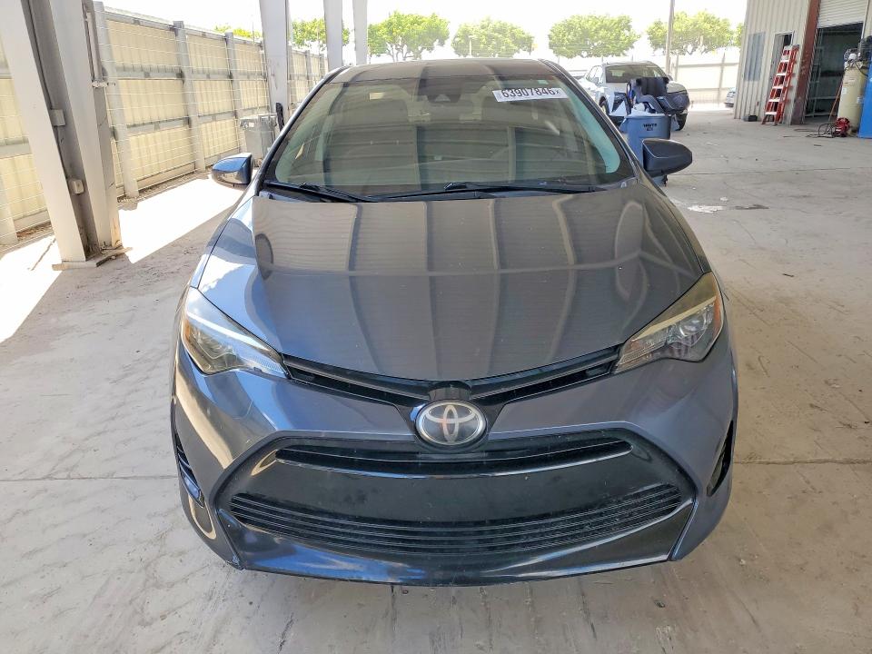 63907846 :رقم المزاد ، 2T1BURHE5JC040499 vin ، 2018 Toyota Corolla مزاد بيع