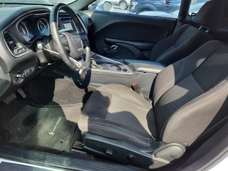63828466 :رقم المزاد ، 2C3CDZAT3FH702305 vin ، 2015 Dodge Challenger مزاد بيع