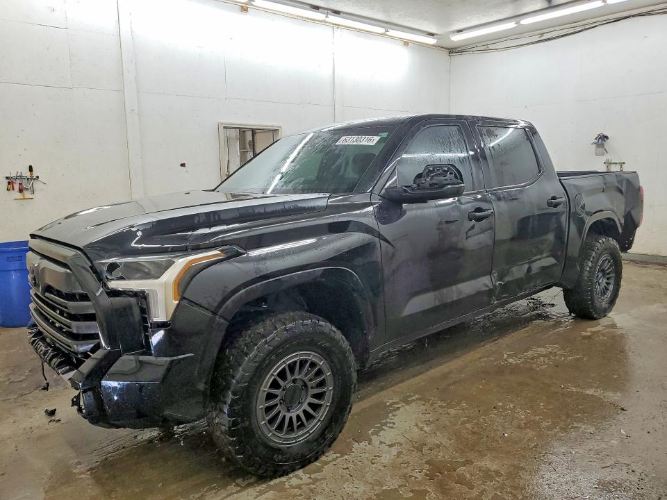 Продажа на аукционе авто 2023 Toyota Tundra, vin: 5TFKB5DB4PX084238, номер лота: 63130316