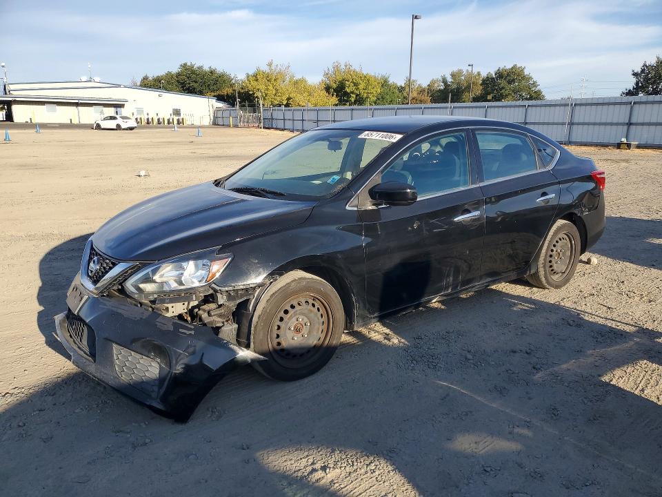 65711006 :رقم المزاد ، 3N1AB7AP2JY312057 vin ، 2018 Nissan Sentra مزاد بيع