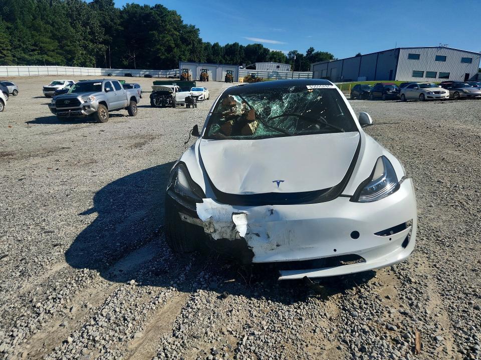 65600286 :رقم المزاد ، 5YJ3E1EB5NF261955 vin ، 2022 Tesla Model 3 مزاد بيع