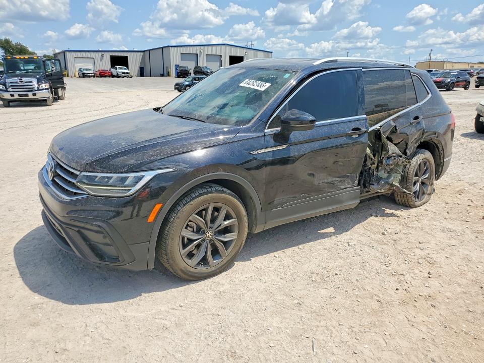 64282406 :رقم المزاد ، 3VV3B7AX2PM068028 vin ، 2023 Volkswagen Tiguan مزاد بيع