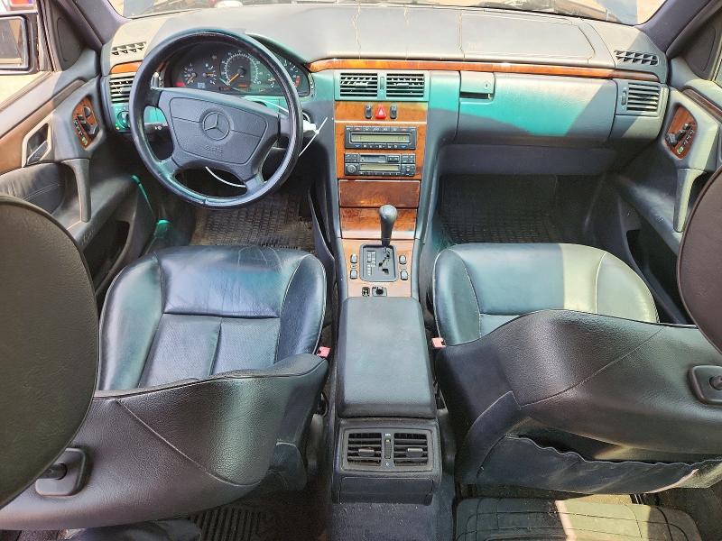 Продажа на аукционе авто 1998 Mercedes-benz E, vin: WDBJF82F4WX005767, номер лота: 62726966