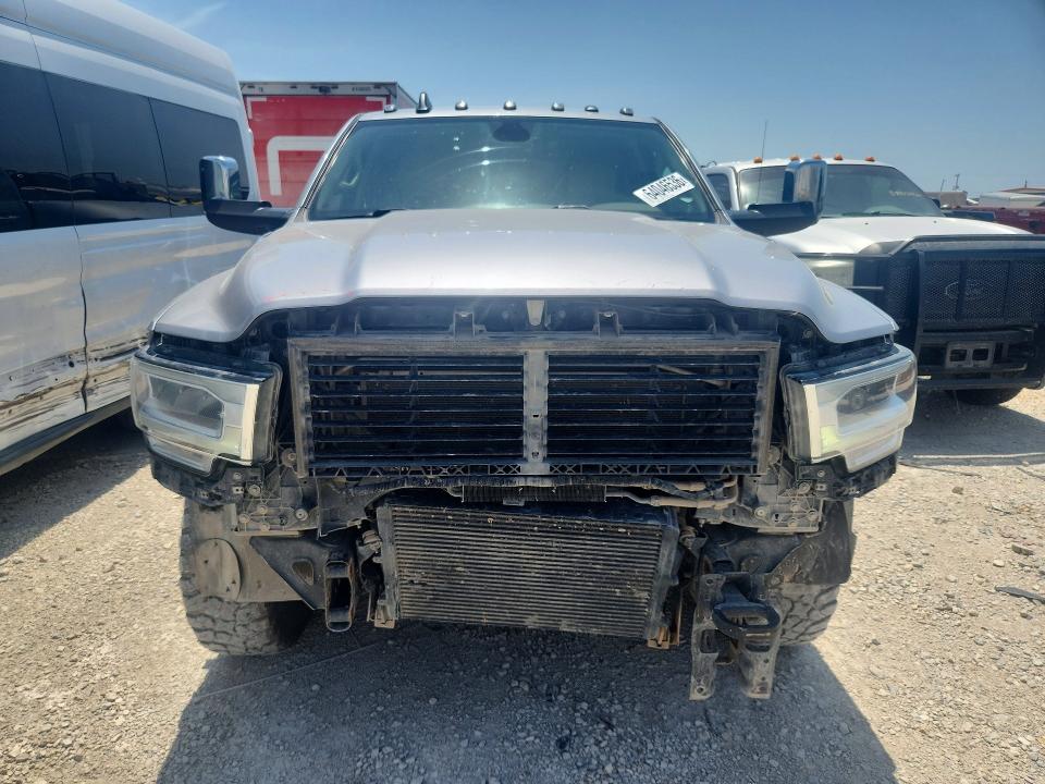 64046536 :رقم المزاد ، 3C63RRJL7NG293793 vin ، 2022 Ram 3500 مزاد بيع
