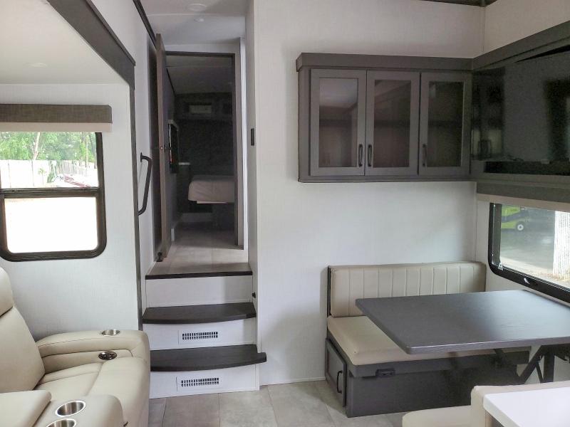 Aukcja sprzedaży 2025 Rockwood By Forest R Signature Series M-2, vin: 4X4FRLE22S1908260, numer aukcji: 66004956