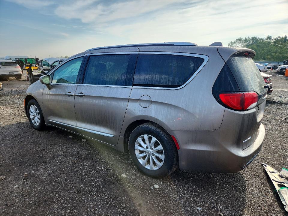 65534546 :رقم المزاد ، 2C4RC1EG6JR144203 vin ، 2018 Chrysler Pacifica مزاد بيع
