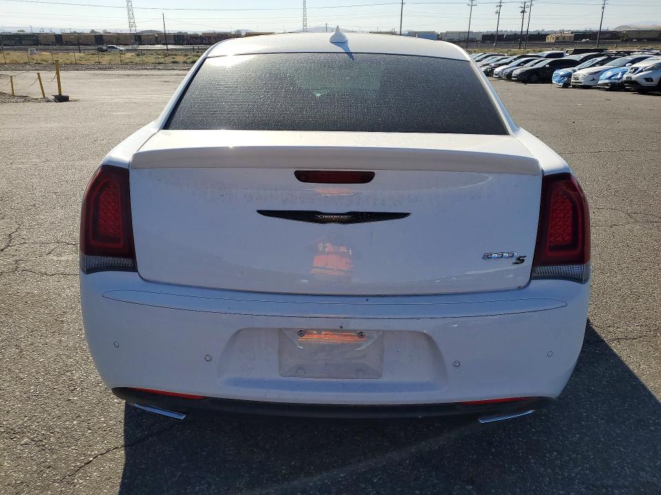 Aukcja sprzedaży 2018 Chrysler 300, vin: 2C3CCABG9JH240038, numer aukcji: 61109676