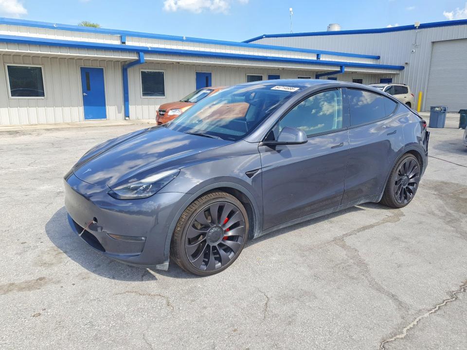 Auction sale of the 2021 Tesla Model Y, vin: 5YJYGDEF9MF261704, lot number: 64714666