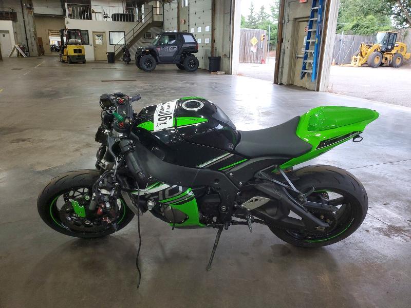 64298386 :رقم المزاد ، JKAZXCS1XGA003643 vin ، 2016 Kawasaki Zx1000 مزاد بيع