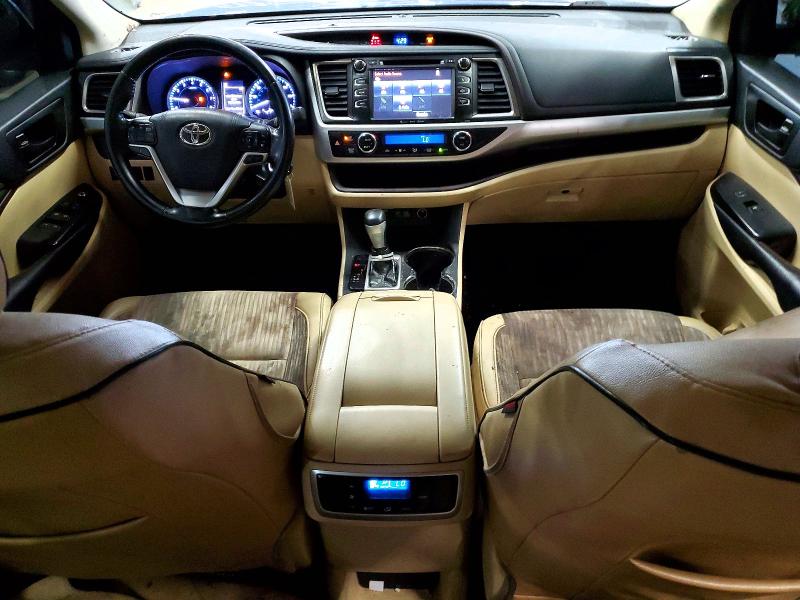 64264406 :رقم المزاد ، 5TDZZRFH9JS241083 vin ، 2018 Toyota Highlander مزاد بيع
