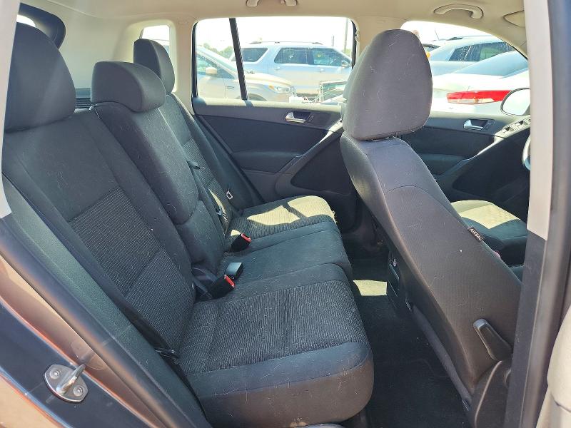 63059786 :رقم المزاد ، WVGBV3AX9EW523251 vin ، 2014 Volkswagen Tiguan مزاد بيع