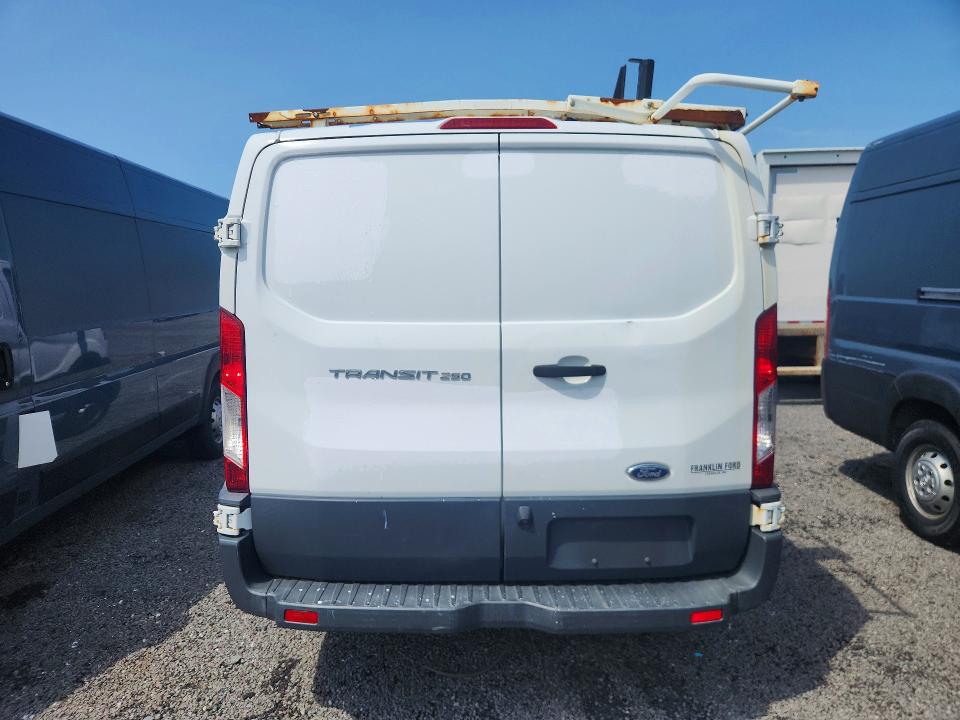 Продаж на аукціоні авто 2017 Ford Transit, vin: 1FTYR1YM4HKB36444, номер лоту: 63121656