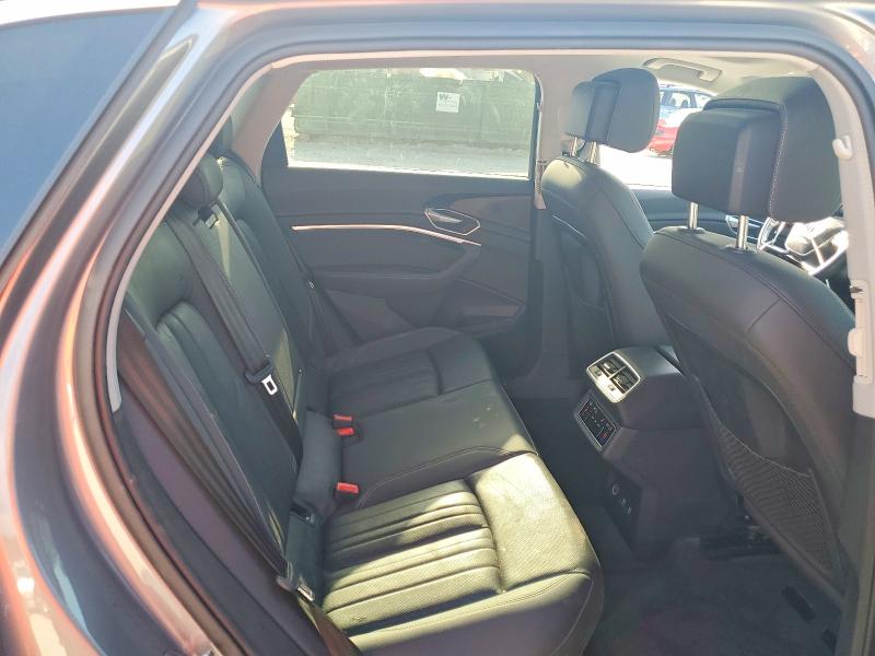 Продаж на аукціоні авто 2019 Audi E-tron, vin: WA1LAAGE1KB013004, номер лоту: 65751066