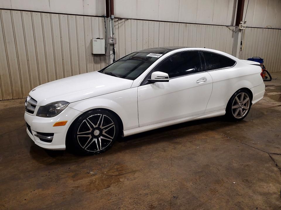 Продажа на аукционе авто 2013 Mercedes-benz C, vin: WDDGJ8JBXDG013576, номер лота: 65898446