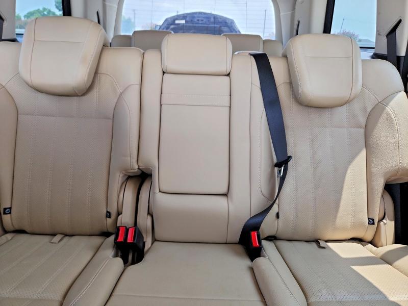 63769886 :رقم المزاد ، 4JGDF6EE0HA819681 vin ، 2017 Mercedes-benz Gls مزاد بيع