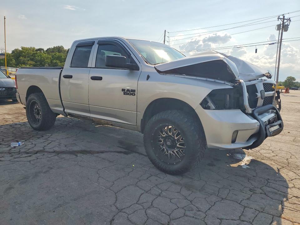 64104206 :رقم المزاد ، 1C6RR7FG0JS185996 vin ، 2018 Ram 1500 مزاد بيع