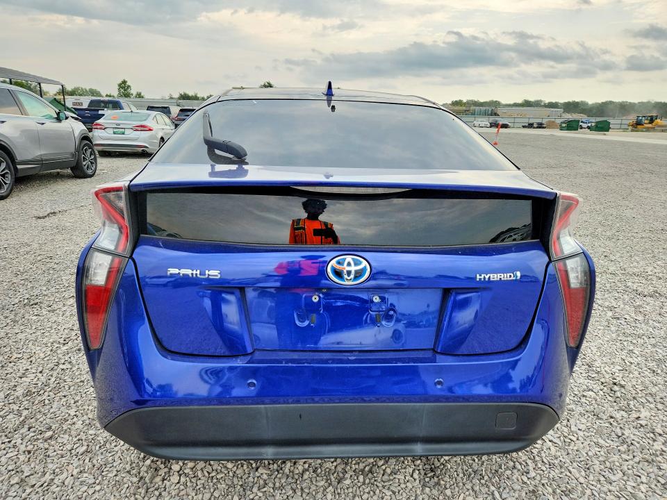 64071656 :رقم المزاد ، JTDKBRFUXJ3596428 vin ، 2018 Toyota Prius مزاد بيع