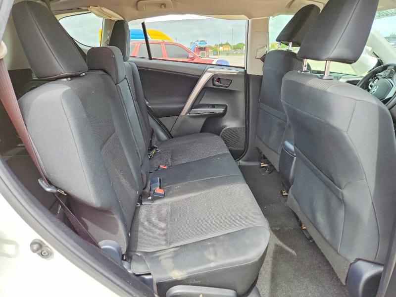 Продажа на аукционе авто 2018 Toyota Rav4, vin: JTMZFREV3JJ164501, номер лота: 63728316
