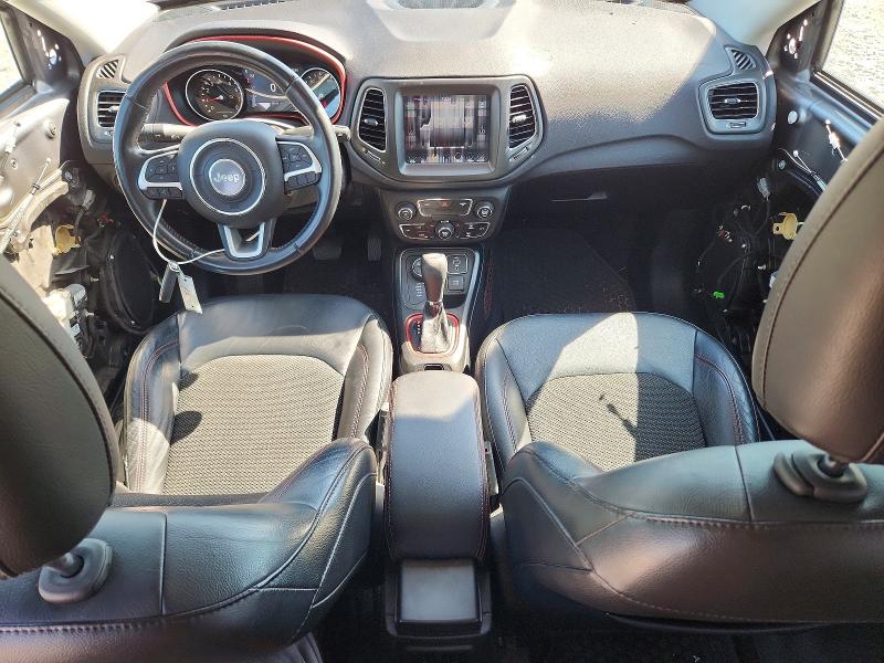65326786 :رقم المزاد ، 3C4NJDDB4JT199032 vin ، 2018 Jeep Compass مزاد بيع